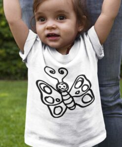 Pobarvanka na majici metuljček