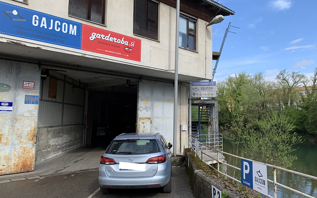 Kako je zdaj s prevzemom v garderobi? 1 Gajcom-garderoba-vhod-za-prevzem
