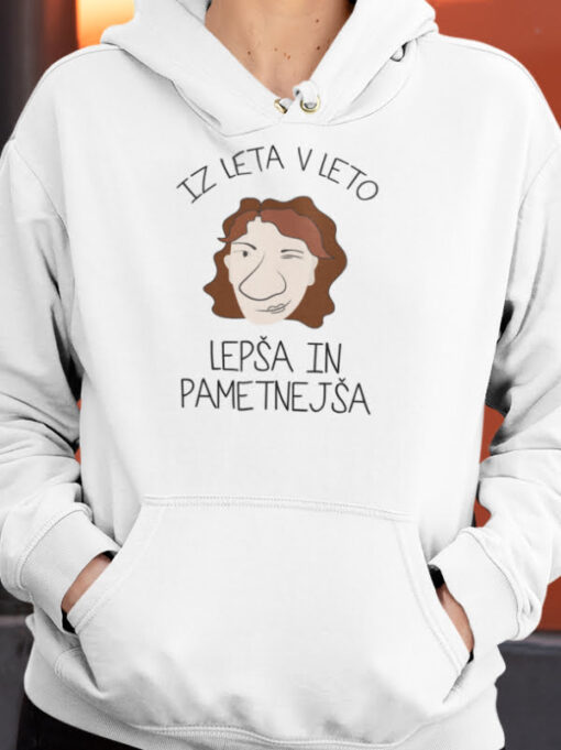 Pulover I leta v leto lepša in pametnejša