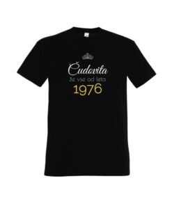 Črna majica z napisom »Čudovita že vse od leta 1976«